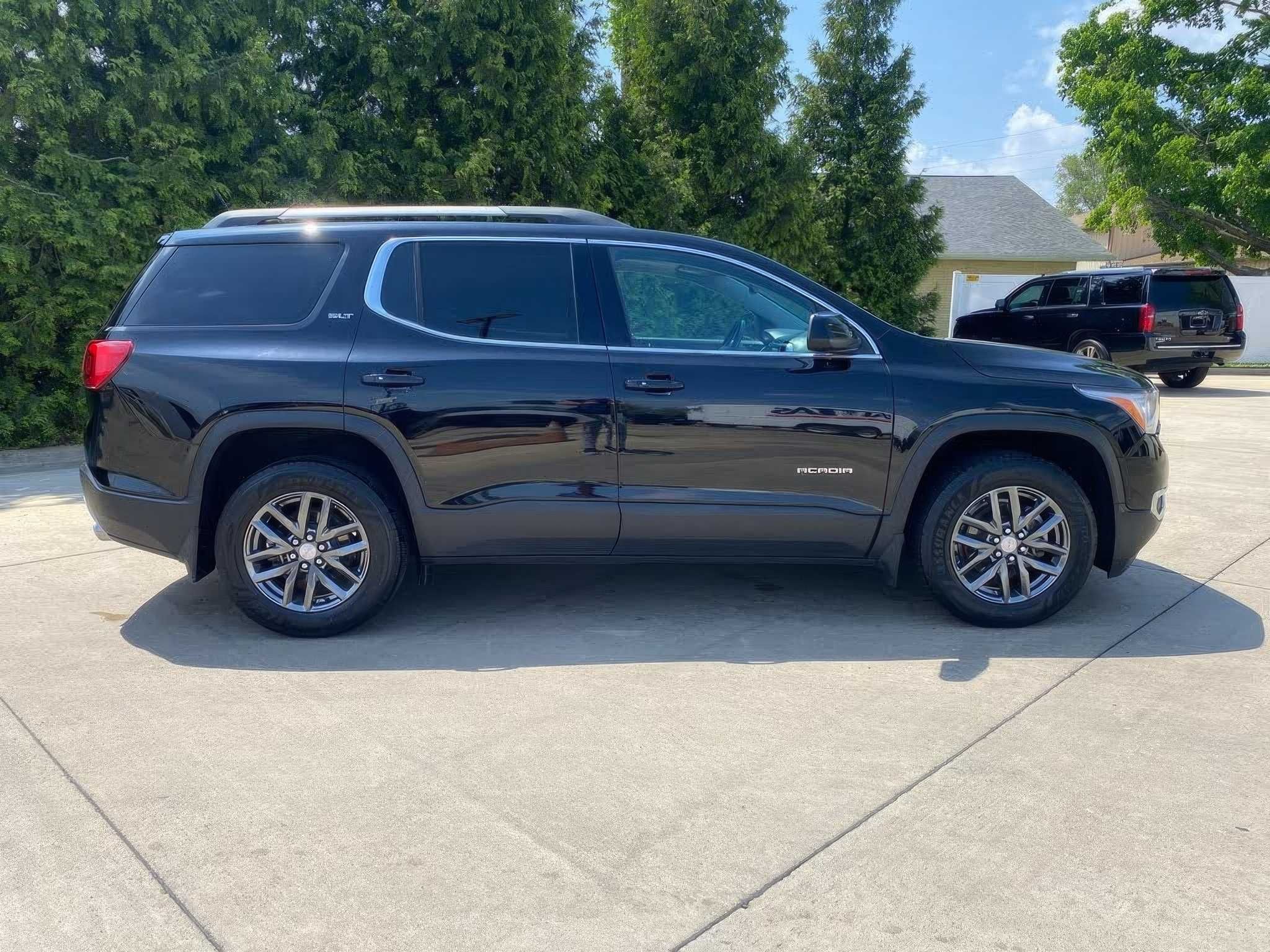 2019 GMC Acadia SLT-1