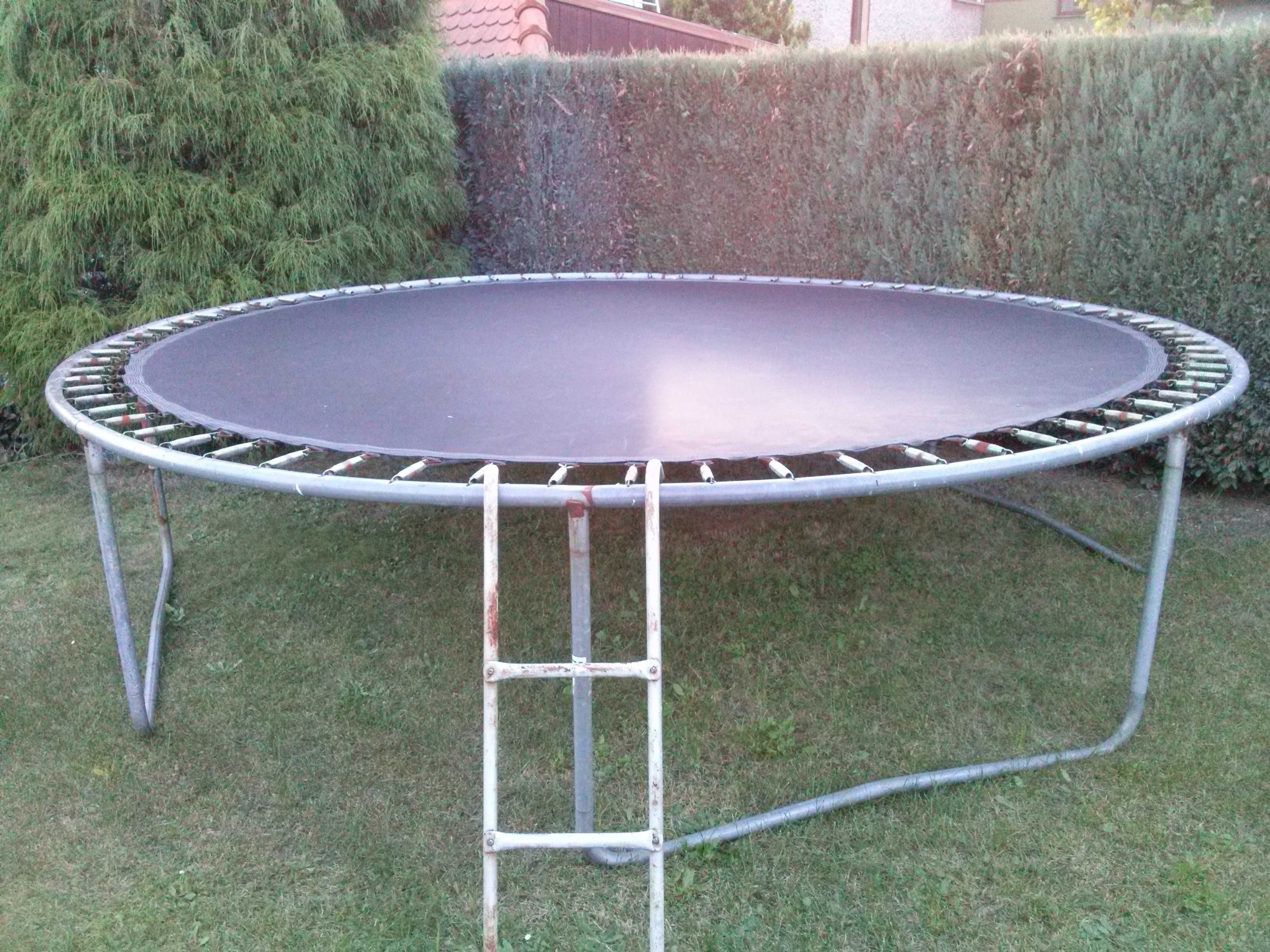 Trampolina ogrodowa, średnica ok 3 m