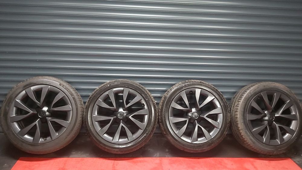 Koła letnie Tesla X Plaid Cyberstream R20 Michelin