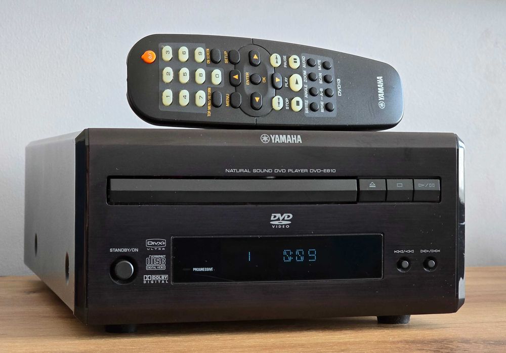 Yamaha PianoCraft DVD-E810 Odtwarzacz DVD/CD/MP3 z pilotem