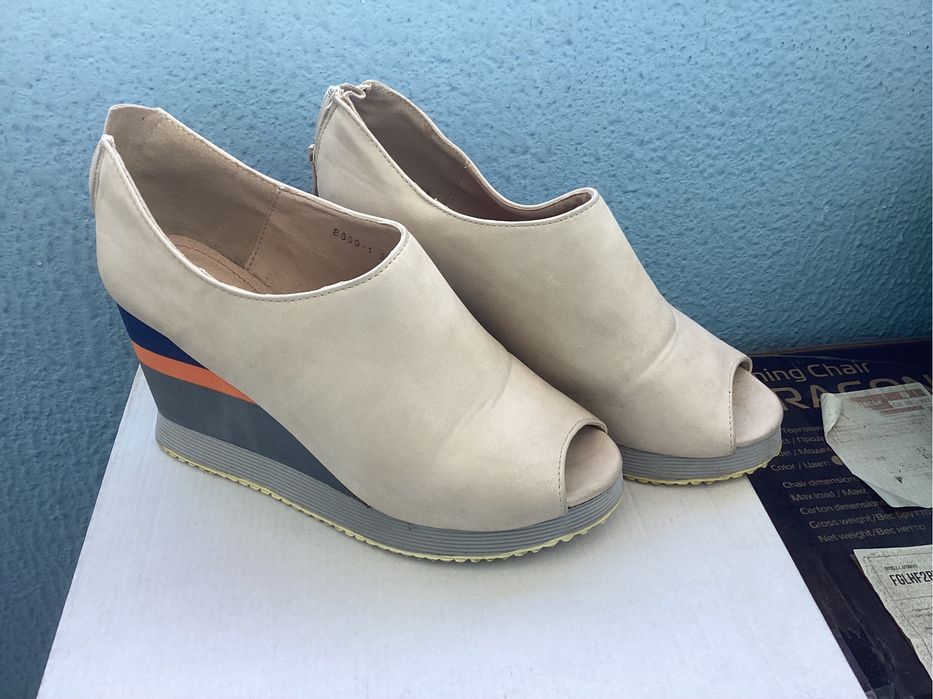 Туфлі жіночі бежеві 39 розмір італійські