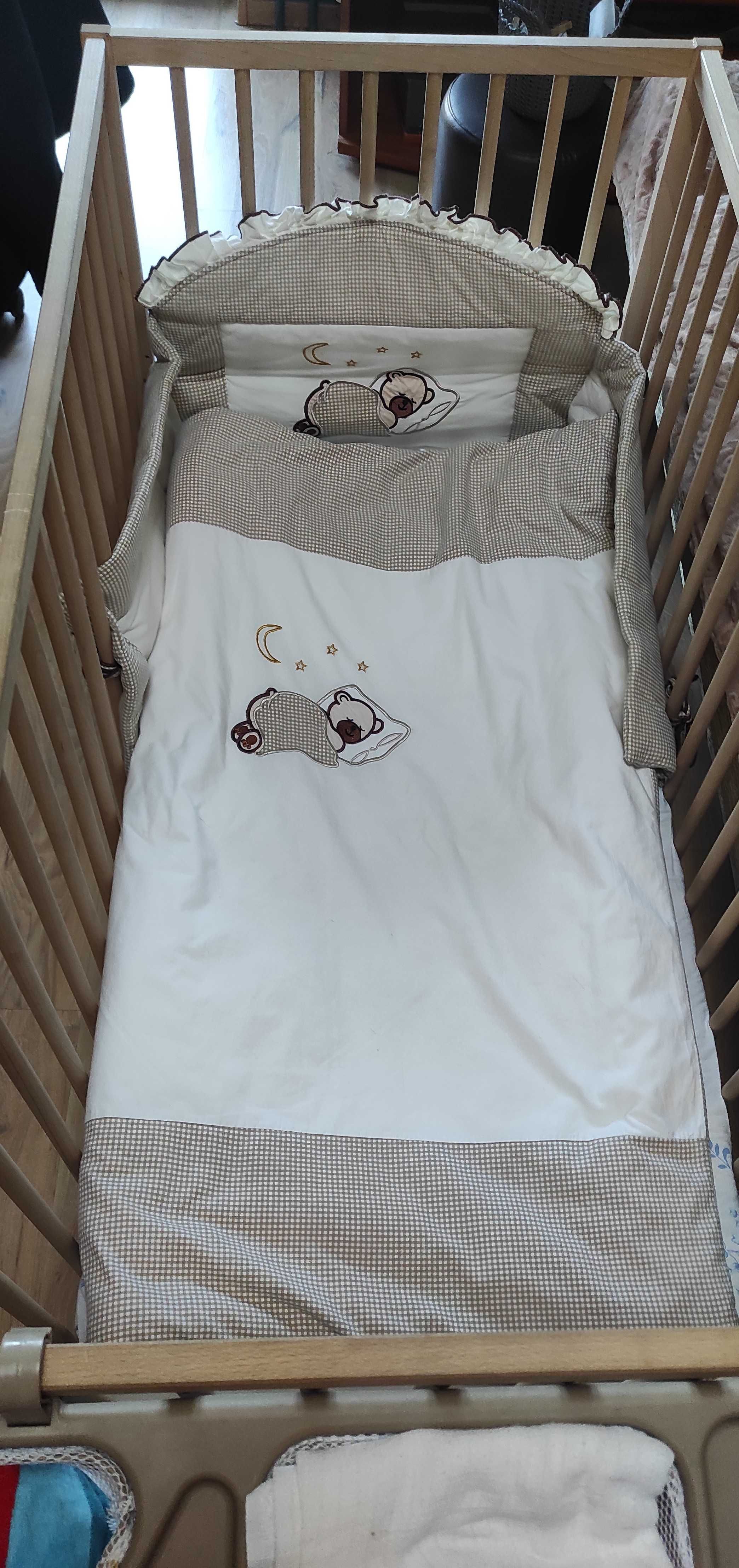 Solidne łóżeczko dziecięce drewniane + materac + kołderka, stan bdb