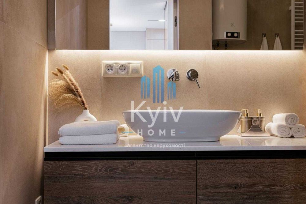 Продаж квартири, ЖК Камертон, з ремонтом, вул. Річкова