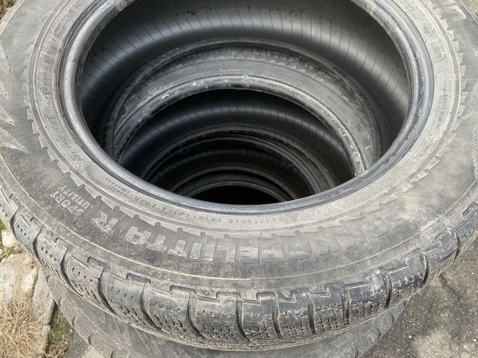 Зимня резина nokian R235/60/18