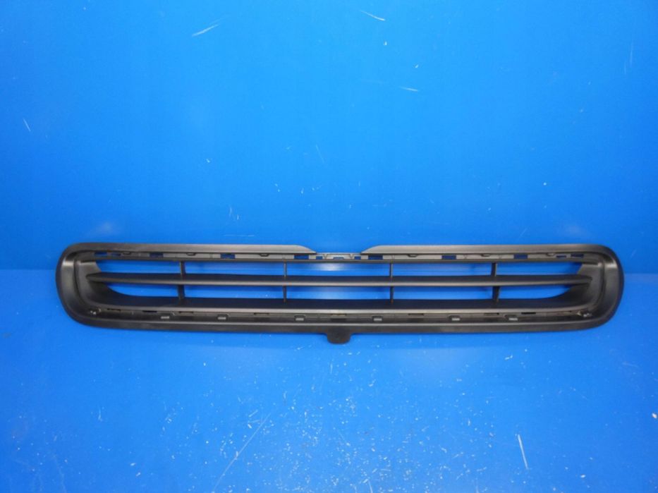 FIAT 500X CROSS KRATKA ZDERZAKA PRZÓD PRZEDNIA ŚRODKOWA