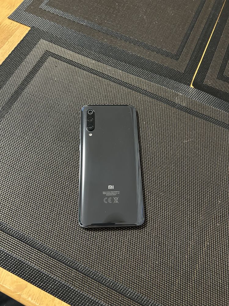 Мобільний телефон Xiaomi Mi 9 6/64GB Black