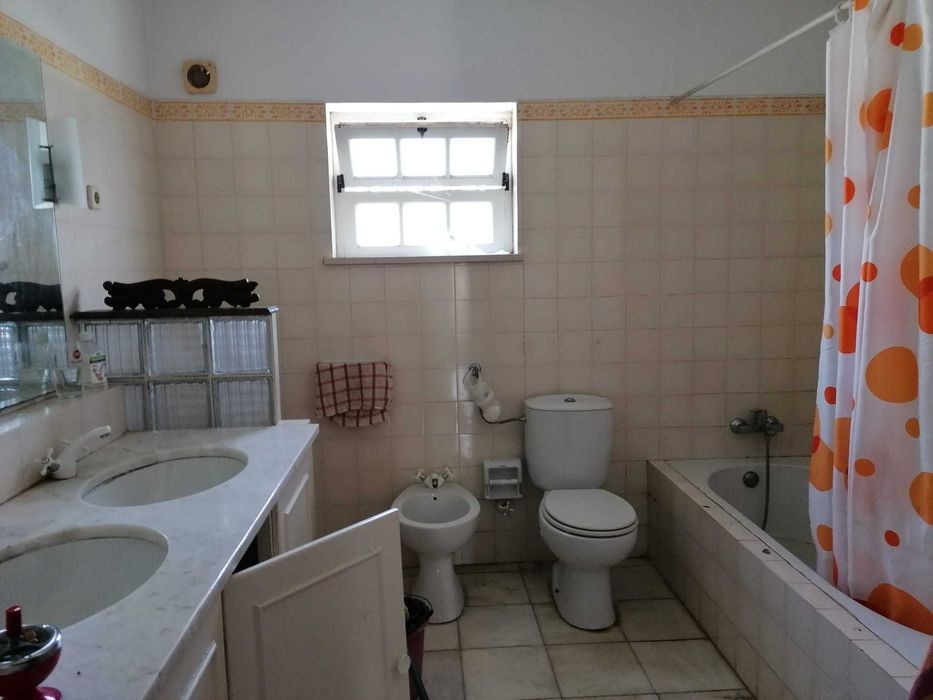 Quarto Albufeira/ Guia perto do shopping
