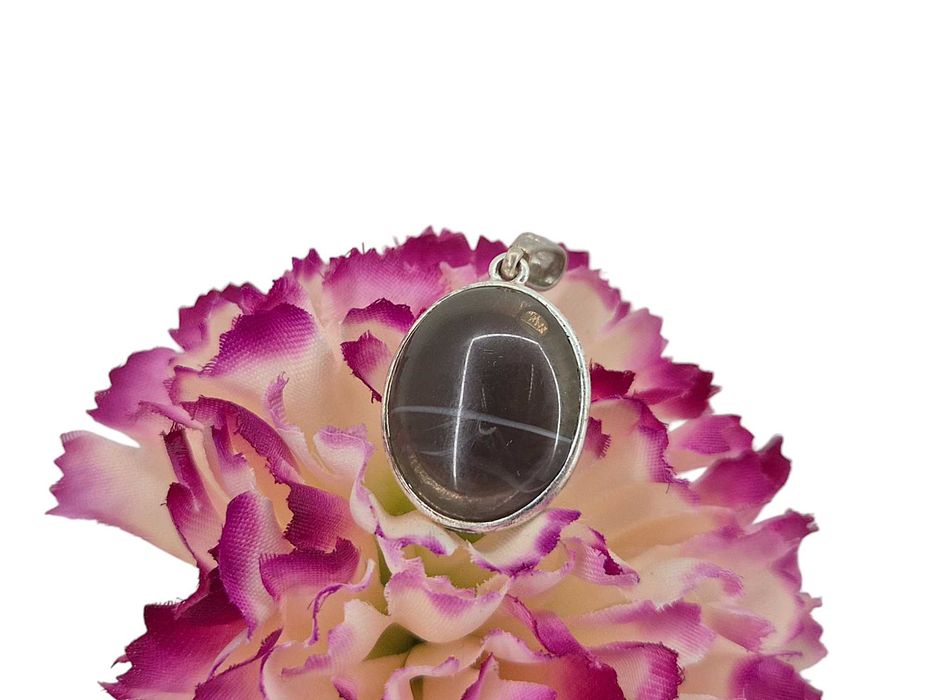 Majestatyczna zawieszka z szaro zielonym kamieniem 925P