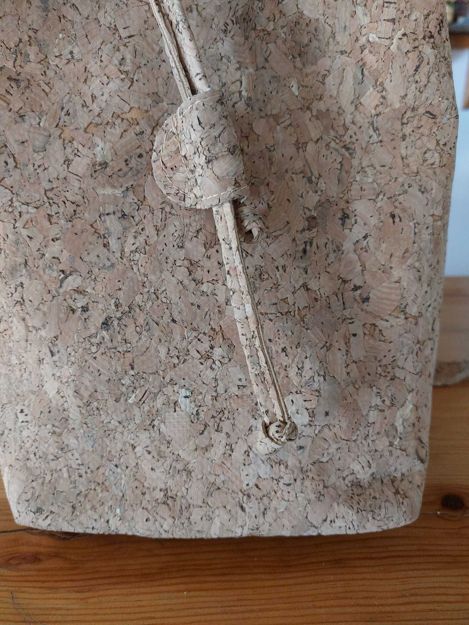 Mala/Mochila de cortiça genuína