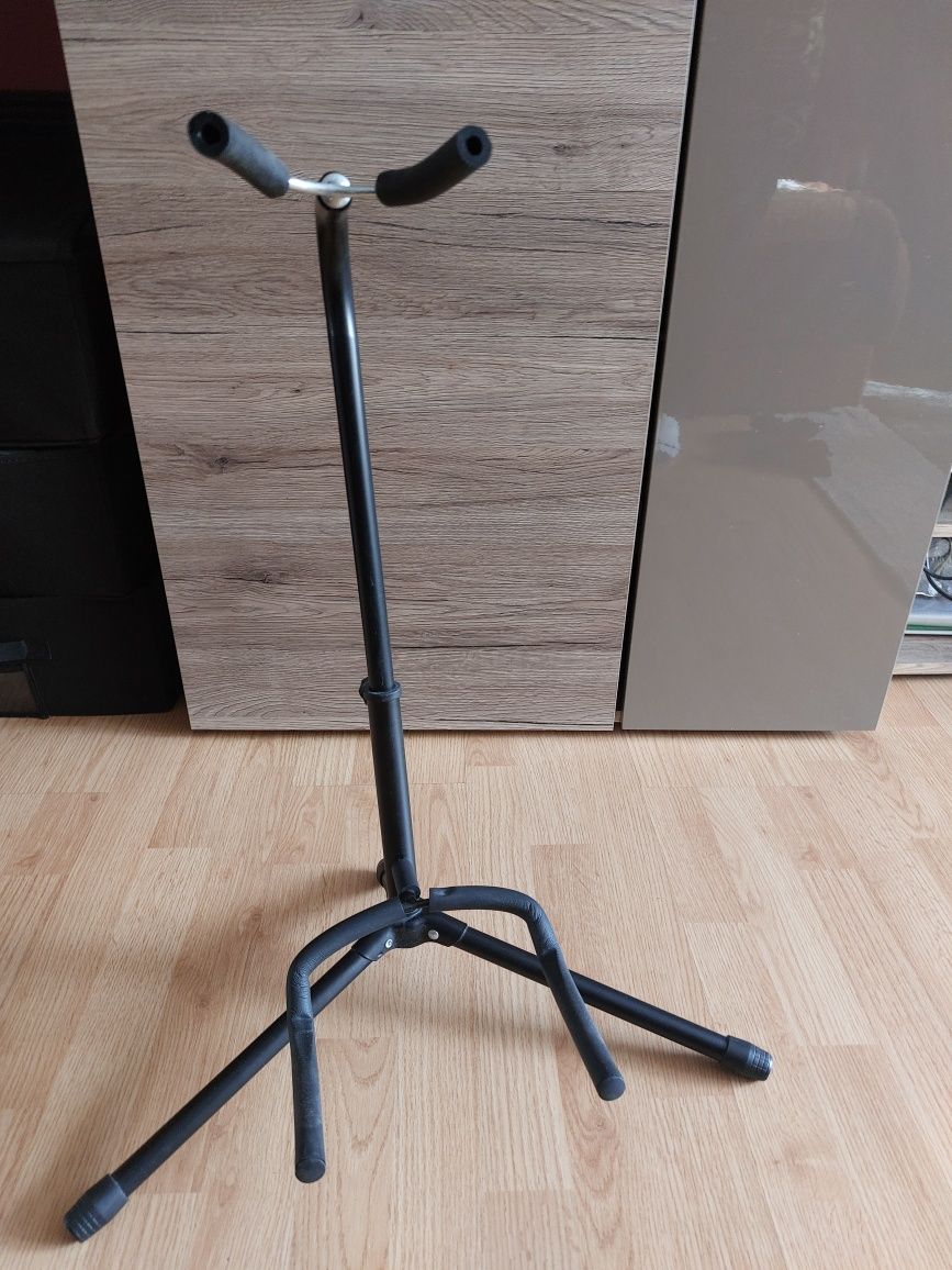 Gitara z pokrowcem dla osoby leworęcznej