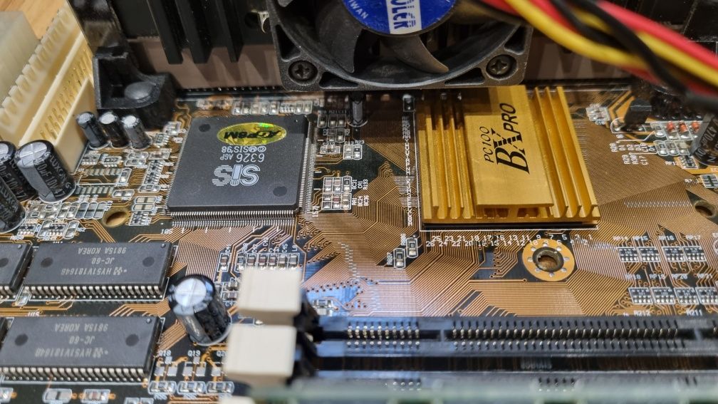 PC Chips PC100 BX PRO Slot 1 SdRAM PCI ISA SiS 6326 AGP