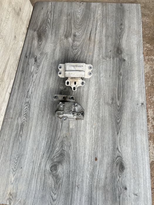 Продам подушки двигуна на Фольцваген Пасат б7 2.0 дизель Америка