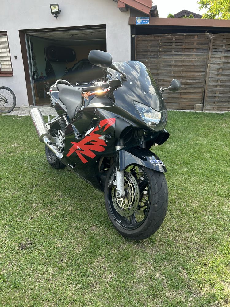 Honda cbr f4 600