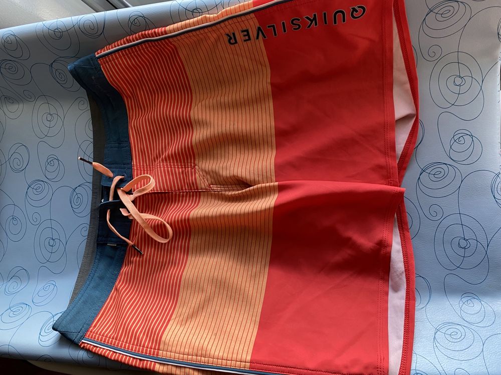 Calções praia Quiksilver como novos tamanho 30