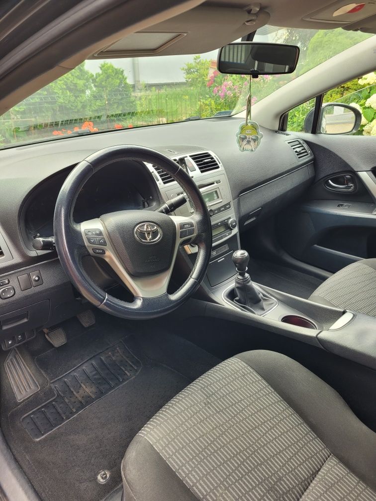 Toyota Avensis t27 Silnik 1.6 benzyna Rok 2013