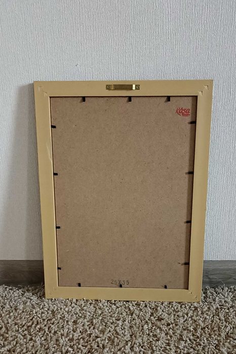 Картина з ялинкою в рамі