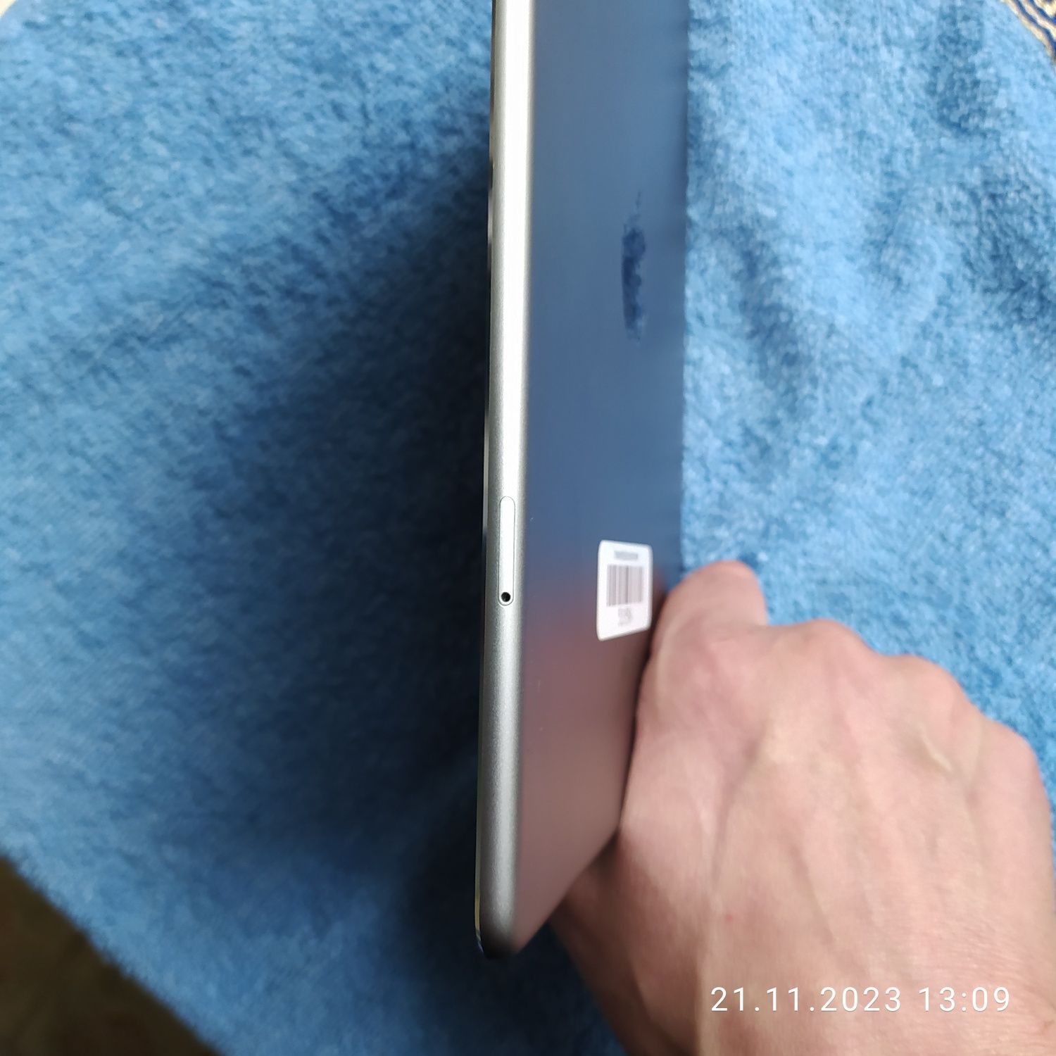 Apple iPad air 2 16 GB WiFi+SIM card стан ідеальний.