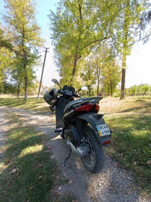 Aprilia sportsity 250