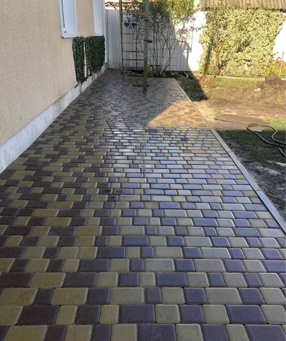 Укладання тротуарної плитки Укладка тротуарной плитки Брусчатки фем