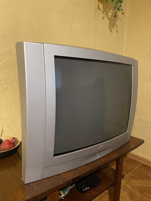 Телевізор jvc  100 гц