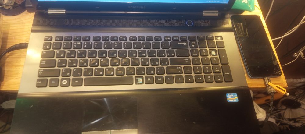 Ноутбук Samsung rc728(під відновлення?