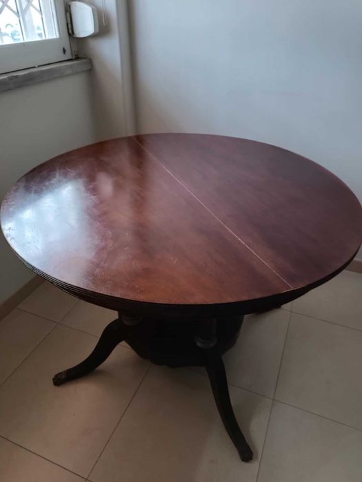 Mesa de sala de jantar estilo Inglês em madeira de cerejeira maciça