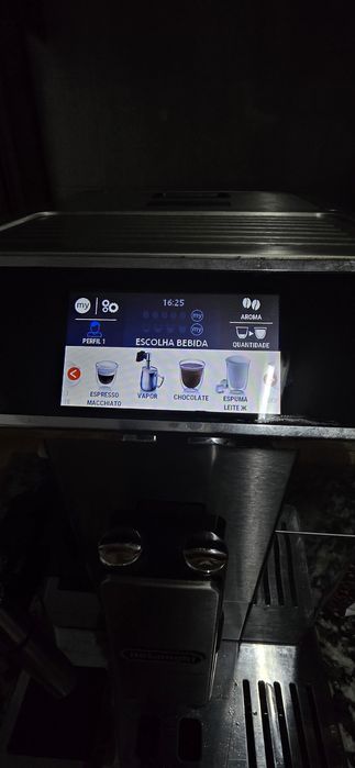 Máquina de Café Expresso Automática - DELONGHI PrimaDonna Elite Experi