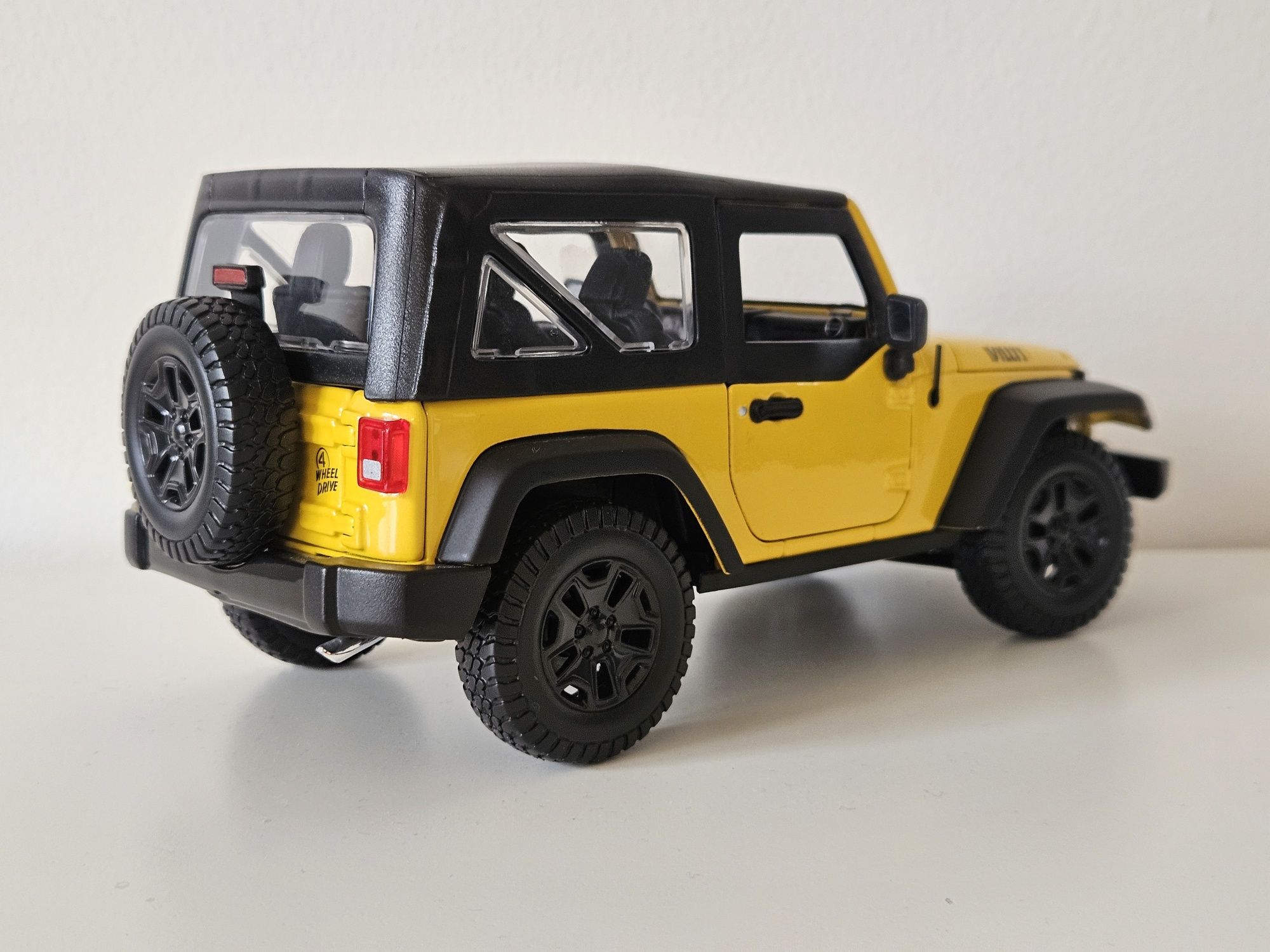 Jeep Wrangler JK Willys 1:18 Maisto