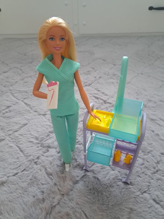 BARBIE lekarka zestaw