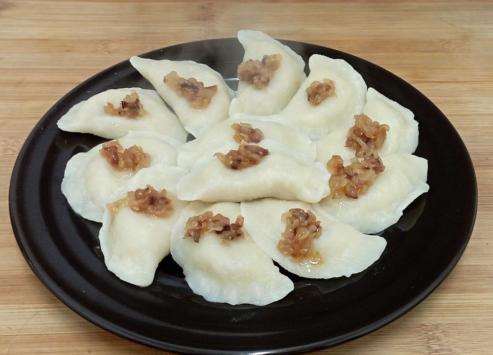 Ręcznie robione pierogi, uszka, krokiety, gołąbki, ciasta, catering