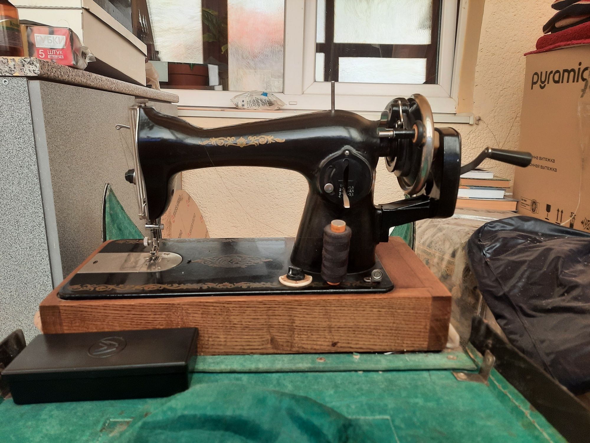Швейна машинка машина для шиття Поділля