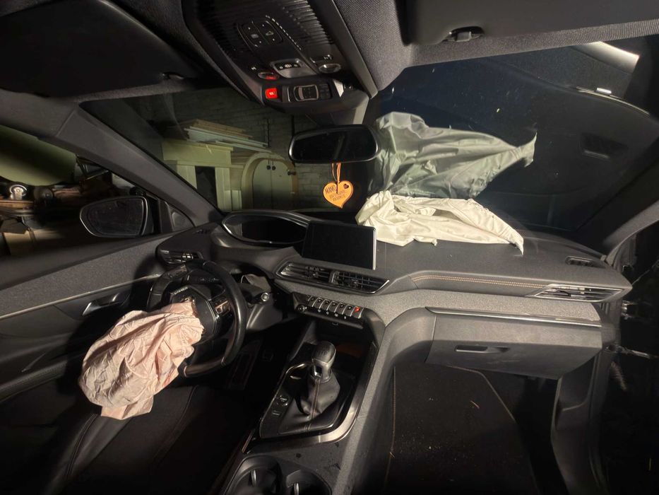 Peugeot 3008 1.5 BlueHDi 130KM • Uszkodzony • 2018 • Okazja