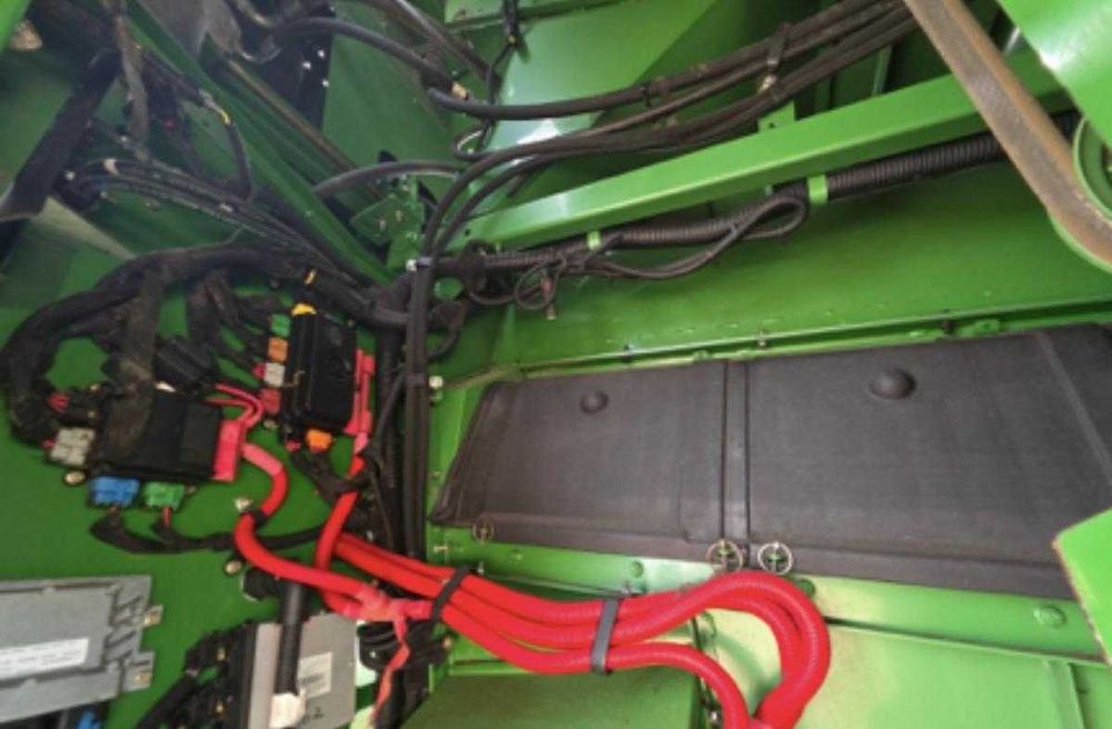 продам John Deere S670 2012року