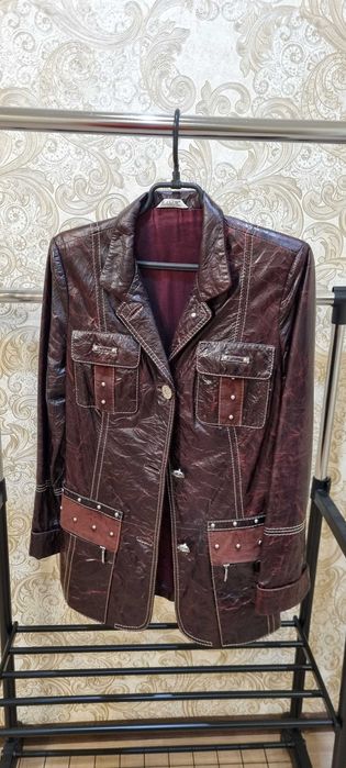 Куртка кожаная, женская