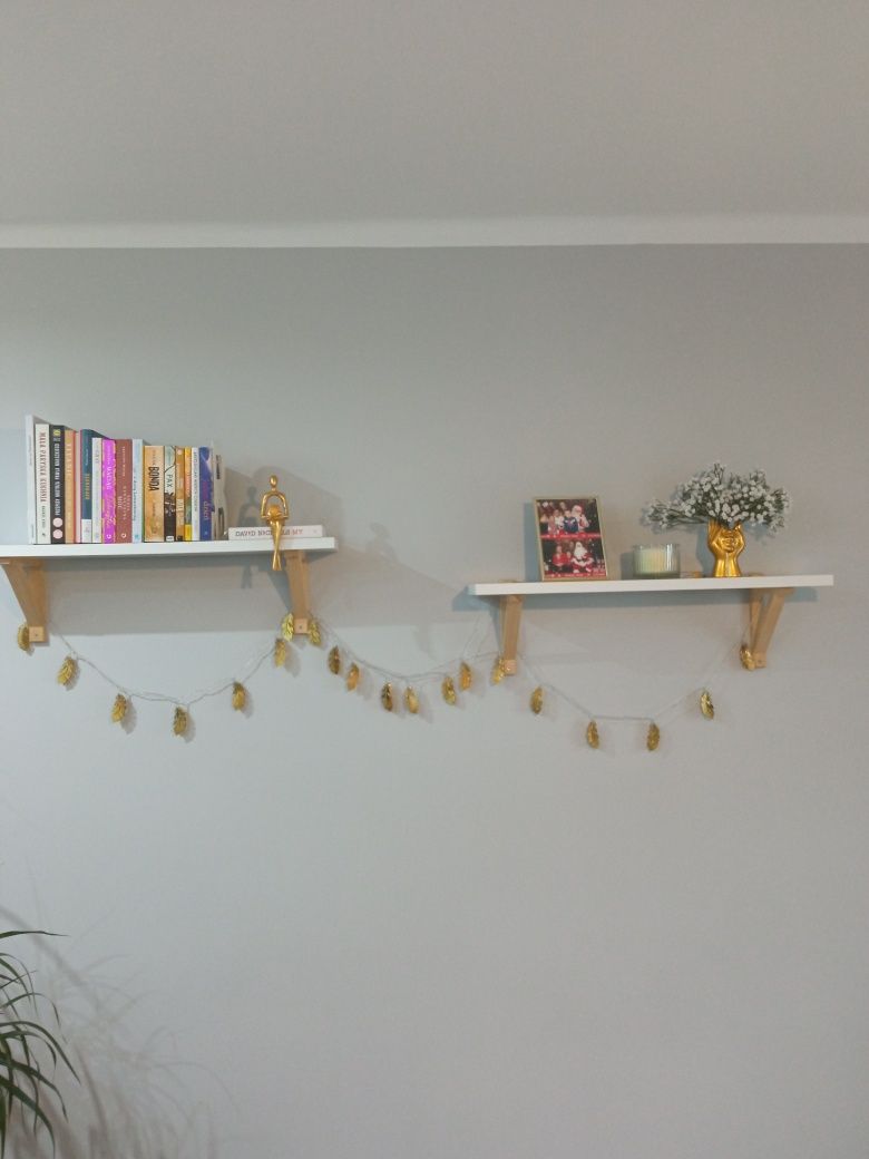 2 półki ścienne Ikea BERGSHULT / SANDSHULT 80 cm x 20 cm białe drewno