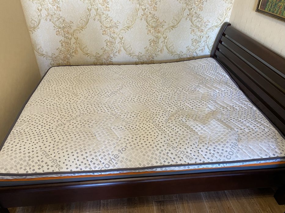 Ліжко двоспальне  з матрацом  200*170