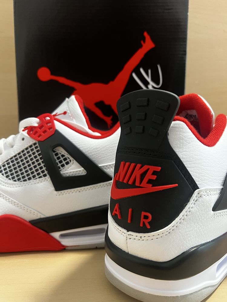 Air Jordan 4 Retro “Fire Red 2020”
