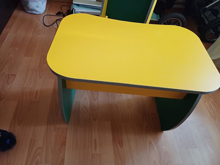 Письмовий стіл і стілець (парта для дошкільнятка)