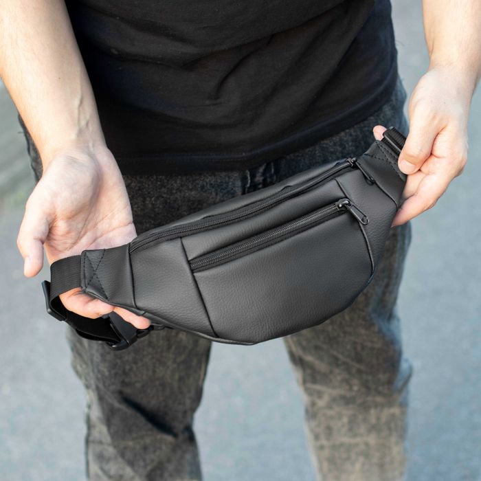 Стильная сумка через плечо бананка из еко кожи черная на 4 отдления