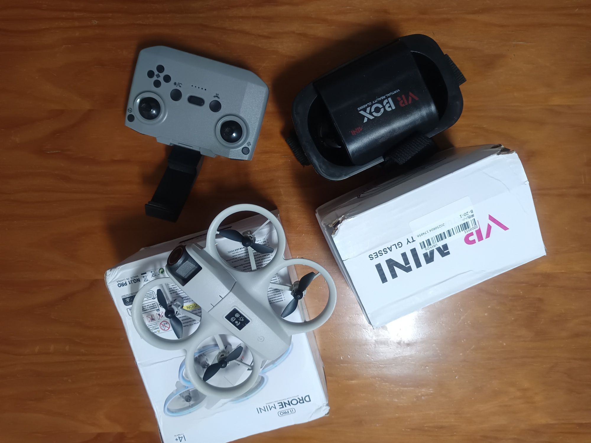 Mini drone i1 PRO com 3 Baterias e VR Glasses