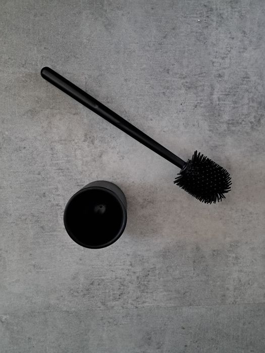 Szczotka toaletowa do WC z pojemnikiem cleangang silikonowa czarna