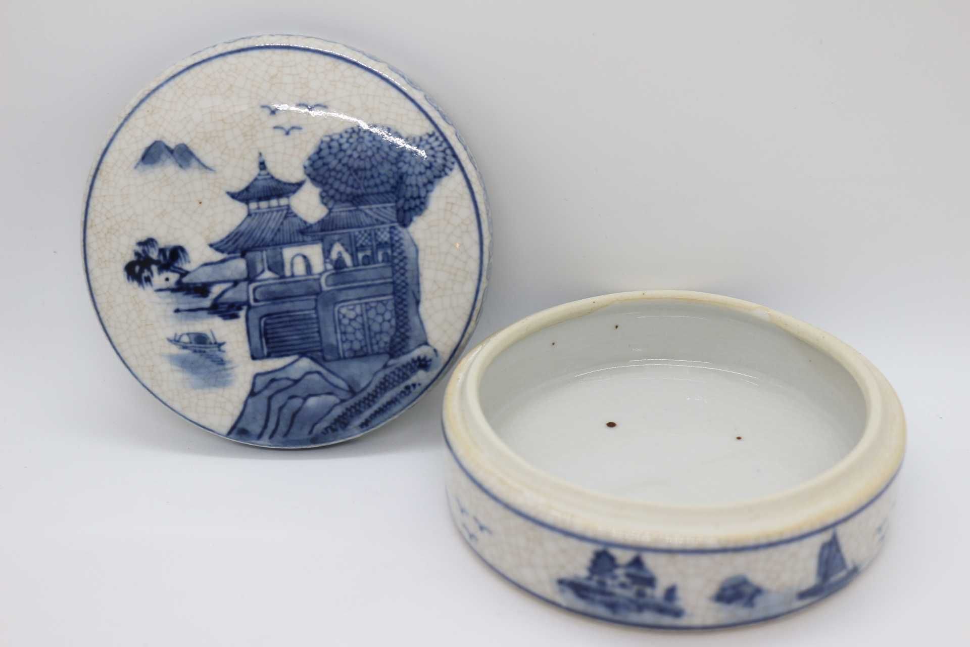 Caixa Porcelana Chinesa branco azul paisagem XX 12 cm antiga
