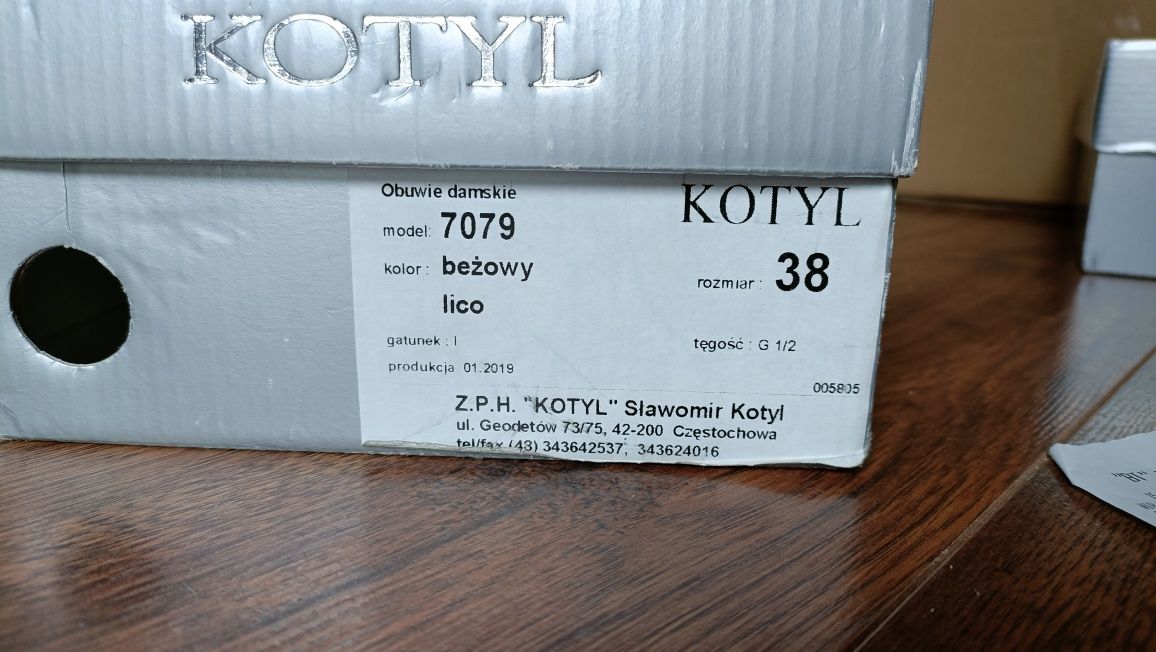 Czółenka Kotyl model 7079