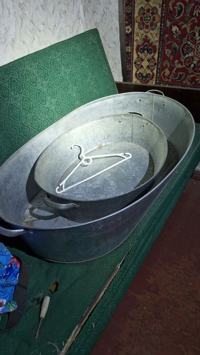 Продаю таз оцинкованный  б.у