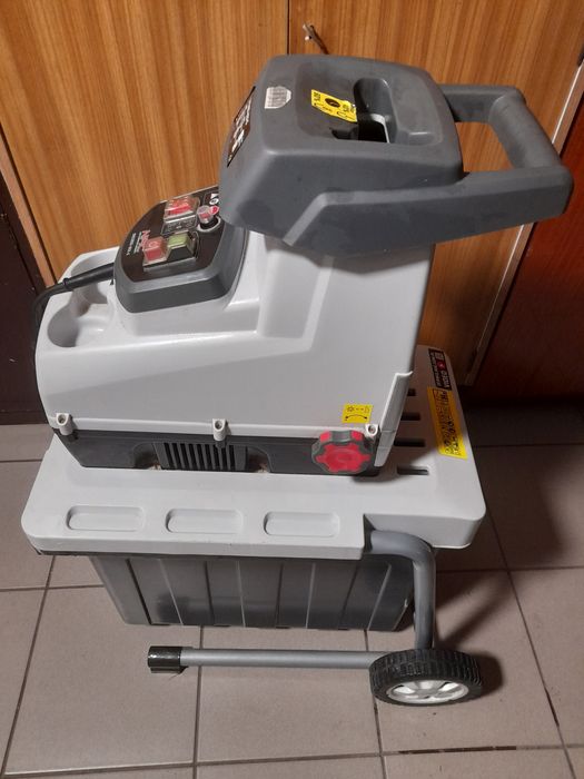Rozdrabniacz do gałęzi NAC SHE280S-BOX-G