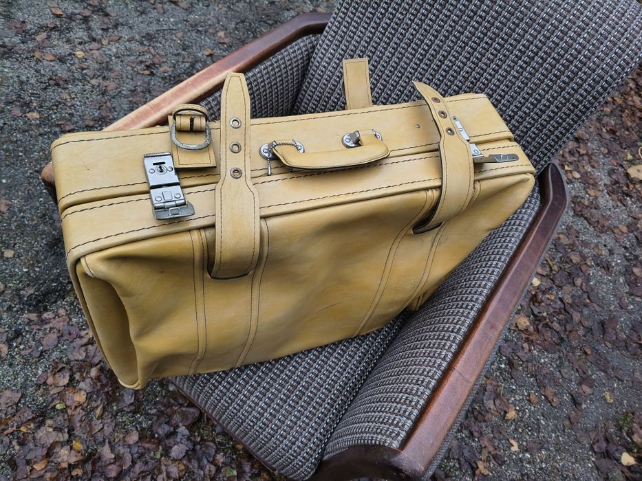 Zabytkowa walizka skóra 60x42x18cm