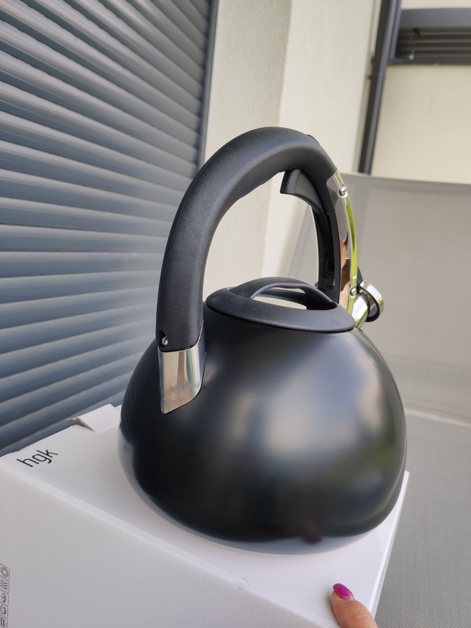 Nowe czajnik z gwizdkiem,2.7L, czarny (Kara black 1