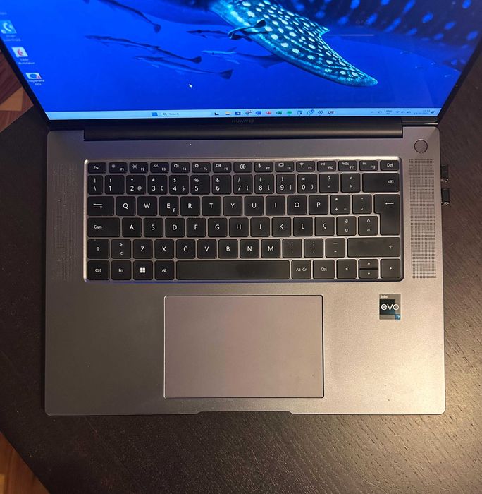 Huaweii MateBook 16s | i7 | 16gb RAM | 1TB SSD