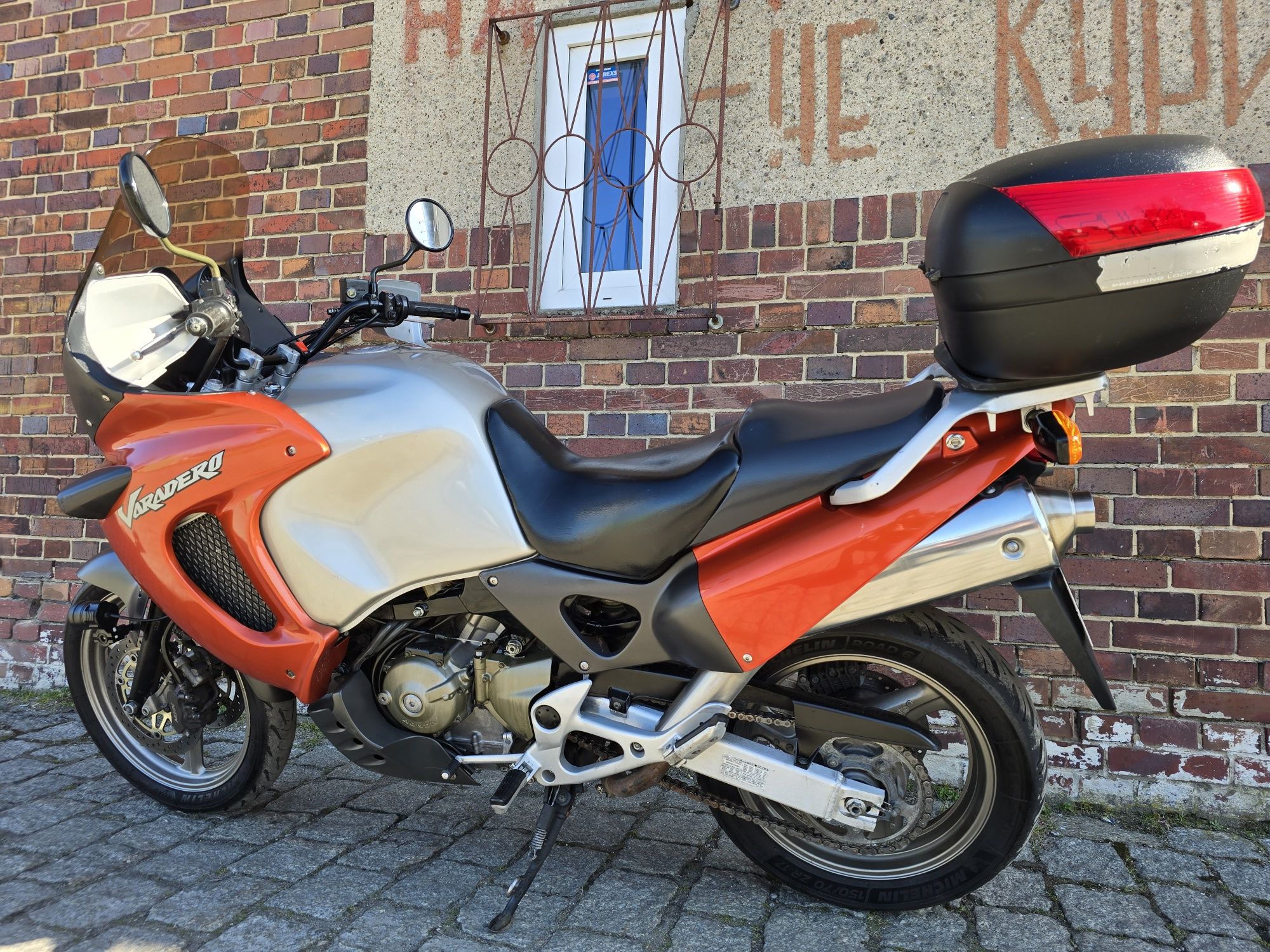 Honda XL 1000 Varadero .1999r. Kufer // bardzo dobry stan