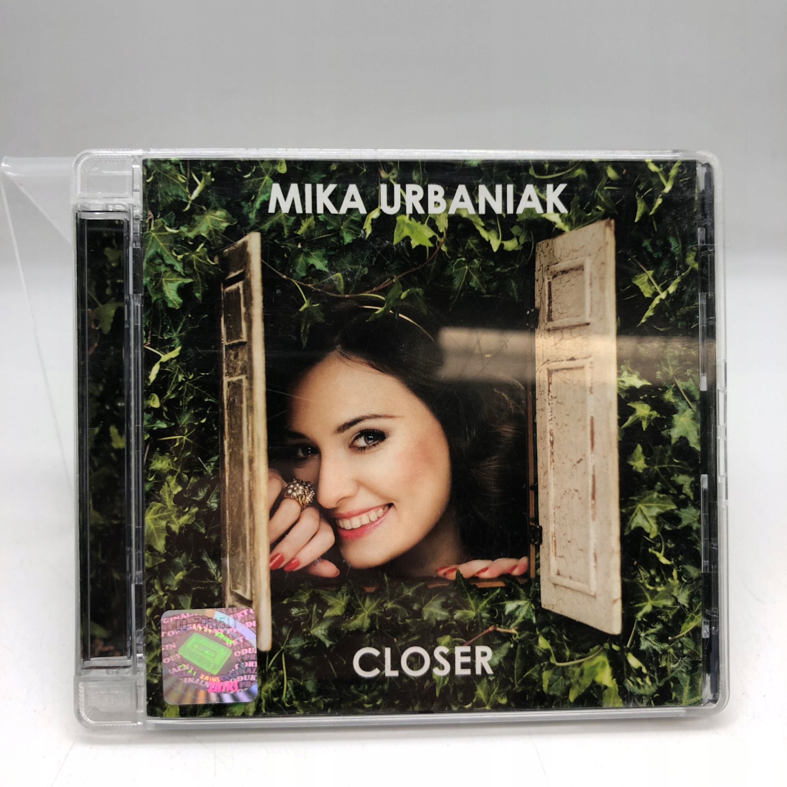 cd - mika urbaniak - closer